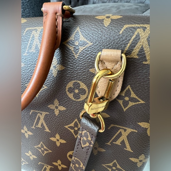 Louis Vuitton Marignan Handbag Monogram Canvas in Sesame - Picture 8 of 17